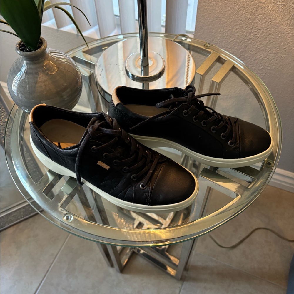 Ecco Black and White Sneakers Sleek Modern Design